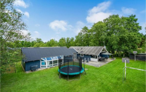 Cozy Home In Hadsund With Indoor Swimming Pool in Helberskov
